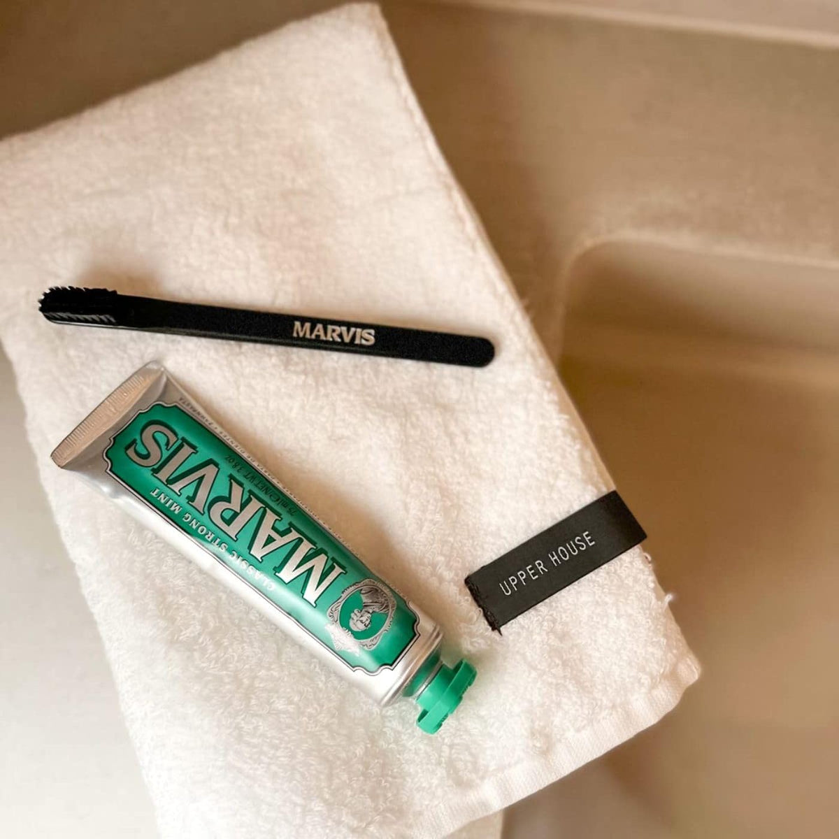 Marvis Classic Strong Mint Toothpaste – 3.8 oz | Intense Mint Flavor, Fights Plaque, Freshens Breath
