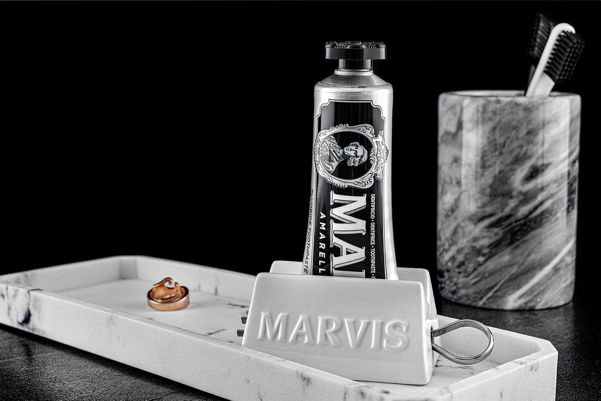 Marvis Amarelli Licorice Mint Toothpaste – 3.8 oz | Bold Licorice & Mint Flavor, Fights Tartar & Plaque, Freshens Breath